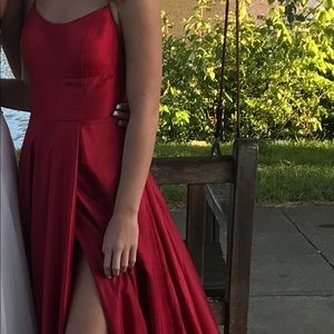 RED SIZE 2 SHERRI HILL DRESS